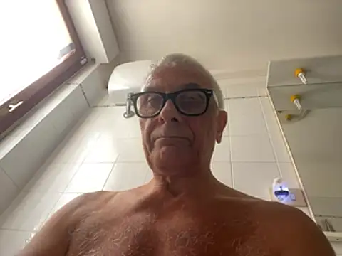 Snapshot of 4n4l1zz4m1 chatting on May 4, 2026, 11:57 am 4n4l1zz4m1 online show from May 4, 2026, 11:57 am