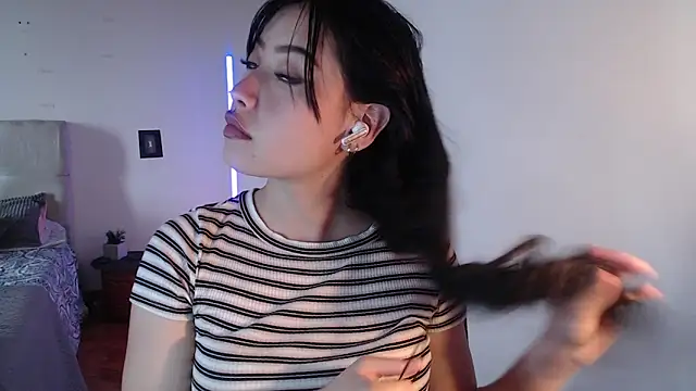 Snapshot of Emilyswan04 chatting on January 13, 2025, 6:59 pm Emilyswan04 online show from January 13, 2025, 6:59 pm