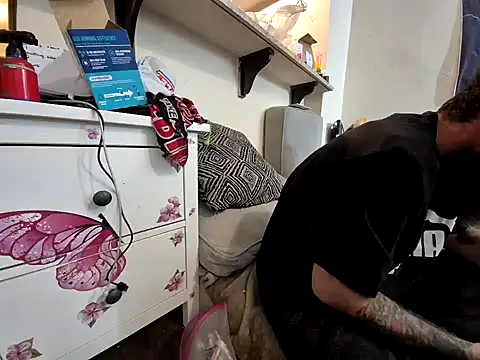 Snapshot of lit702 chatting on February 15, 2026, 4:46 am lit702 online show from February 15, 2026, 4:46 am