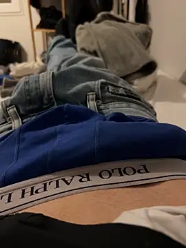 pignoufe online show from March 11, 2026, 10:04 pm