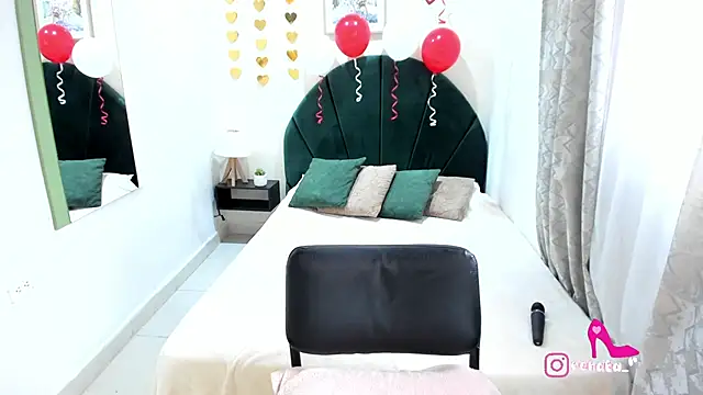 LenaRuiz  online show from February 14, 2026, 12:16 pm