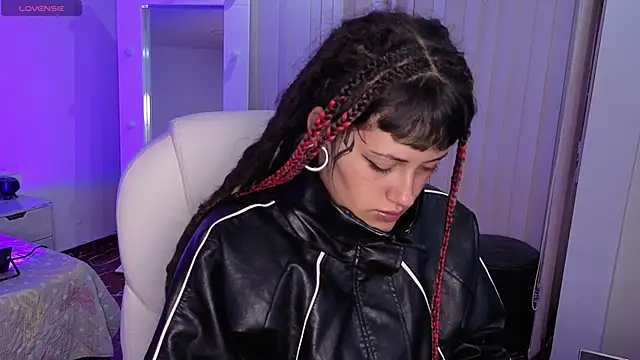  sharlotte777 online show from February 10, 2026, 1:10 pm