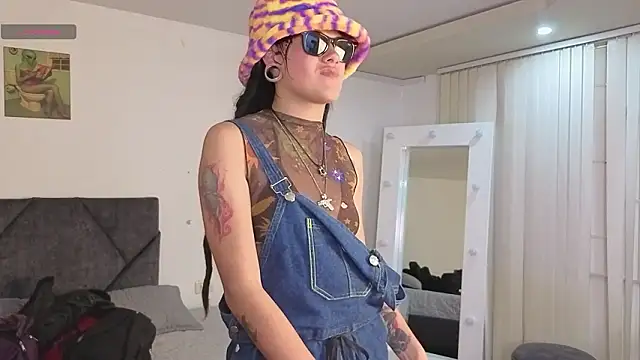  sharlotte777 online show from February 28, 2026, 5:23 pm