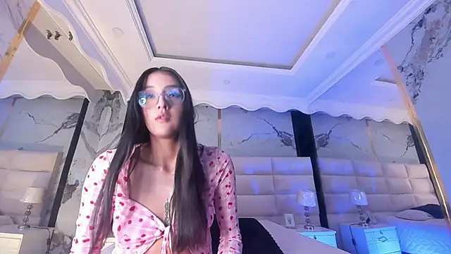 Princess Violett online show from November 27, 2025, 2:39 pm