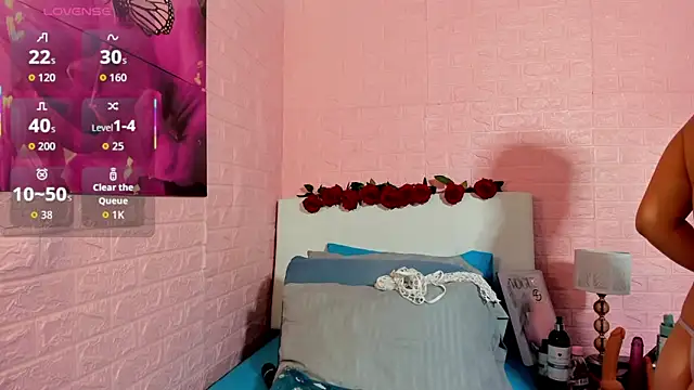 LYAA COLLINS  online show from January 8, 2026, 10:43 am