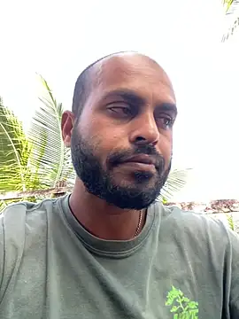 islandvybee55 online show from November 12, 2025, 5:06 pm