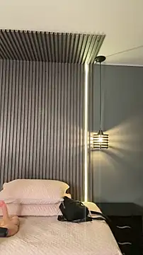 MiaPetit  online show from December 15, 2025, 8:25 pm