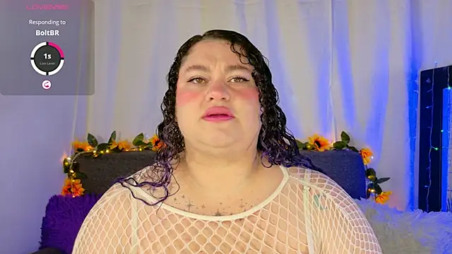 lunitaa0 online show from February 7, 2026, 2:41 am