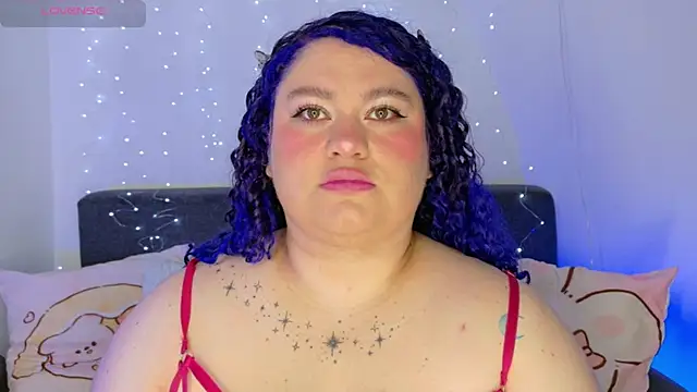 lunitaa0 online show from April 4, 2026, 3:46 am