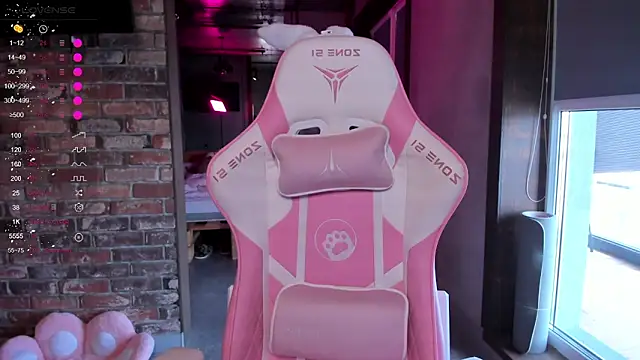 aesthetics  tease online show from September 25, 2025, 4:07 am