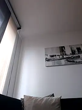 Latiinvenushot online show from February 18, 2026, 6:26 pm