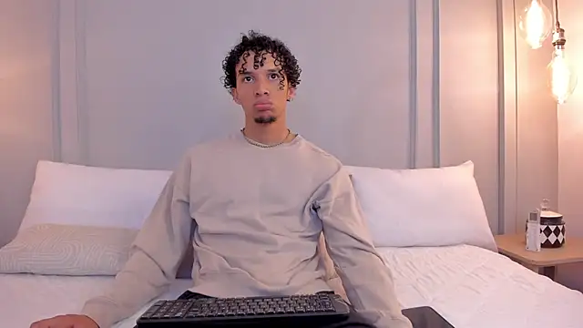 Dominick star online show from October 30, 2025, 4:11 am