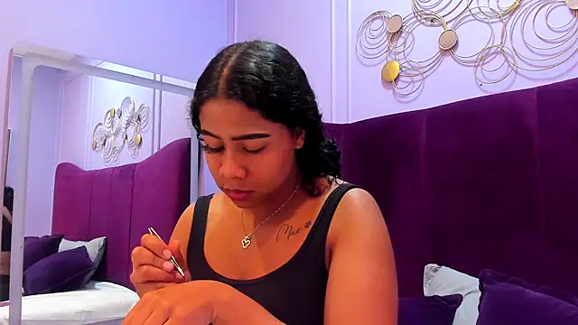 Sofi Fox  online show from October 15, 2025, 8:06 pm