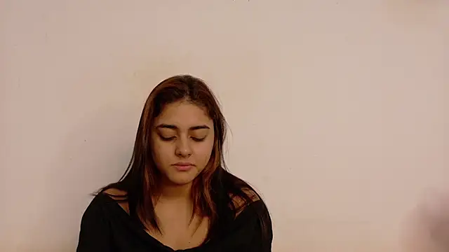 natalia aguirre1 online show from February 5, 2026, 12:12 pm