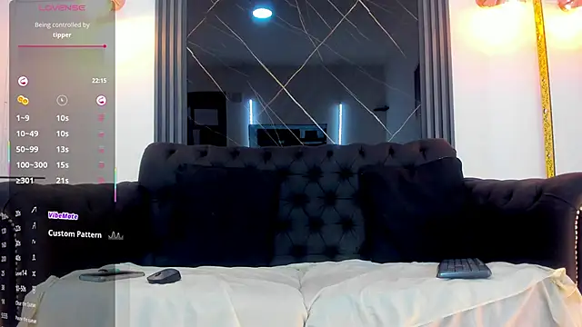 VickyJohnson1 online show from November 14, 2025, 8:23 pm