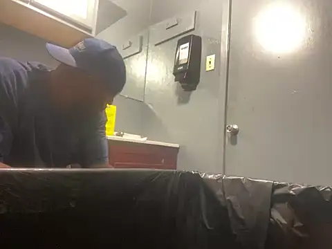 SukItSlo444 online show from April 2, 2026, 4:02 pm