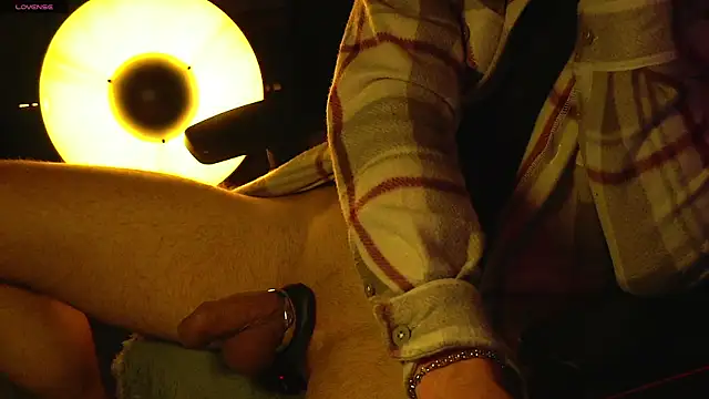 coupleofficial online show from April 4, 2026, 11:11 pm