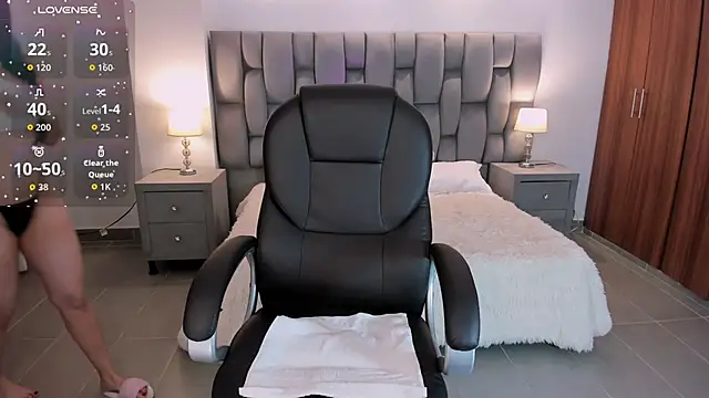 sarita evanss online show from November 22, 2025, 6:56 am