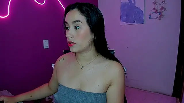  sulmatevans  online show from October 21, 2025, 1:43 pm