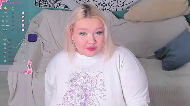 Snapshot of LilyBelll chatting on January 5, 2025, 9:26 am LilyBelll online show from January 5, 2025, 9:26 am