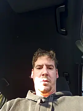 Snapshot of Titanhoott chatting on December 27, 2024, 12:45 pm Titanhoott online show from December 27, 2024, 12:45 pm