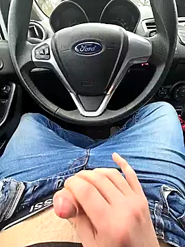 Snapshot of Titanhoott chatting on January 10, 2025, 1:20 pm Titanhoott online show from January 10, 2025, 1:20 pm