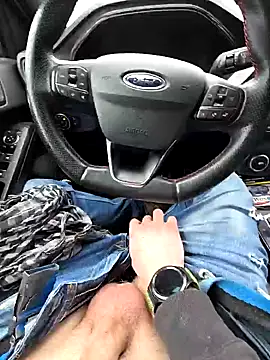 Snapshot of Titanhoott chatting on January 20, 2025, 12:49 pm Titanhoott online show from January 20, 2025, 12:49 pm