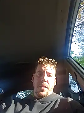 Snapshot of Titanhoott chatting on November 4, 2025, 10:08 am Titanhoott online show from November 4, 2025, 10:08 am