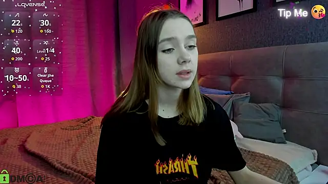 Snapshot of Lesi_Moonie01 chatting on February 19, 2026, 8:11 am Lesi Moonie01 online show from February 19, 2026, 8:11 am