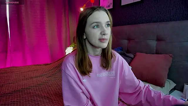 Snapshot of Lesi_Moonie01 chatting on February 16, 2026, 9:30 am Lesi Moonie01 online show from February 16, 2026, 9:30 am