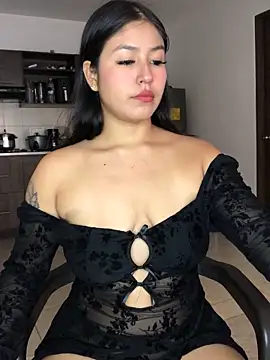 EmmaRossem online show from November 5, 2025, 7:39 pm