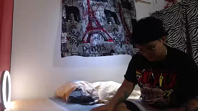 SHARLOTTE MORGAN online show from October 26, 2025, 4:40 pm