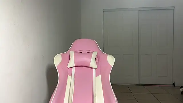 shandiloveslemonss online show from October 29, 2025, 1:59 am