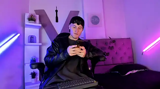 DemianPrince online show from December 21, 2024, 4:30 am