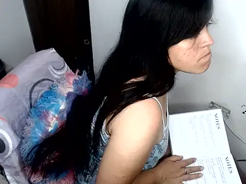 Snapshot of funny_girl_10 chatting on July 8, 2026, 8:04 am funny girl 10 online show from July 8, 2026, 8:04 am