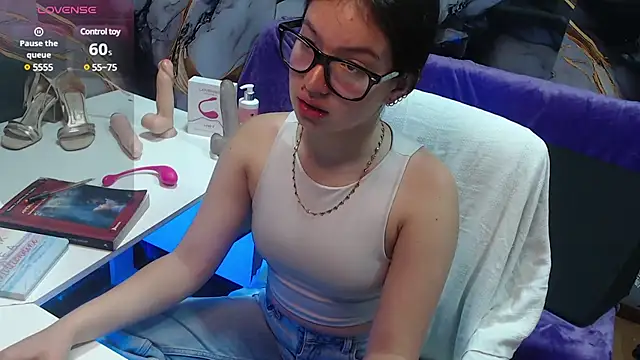 lilimini032 online show from March 8, 2025, 7:20 pm