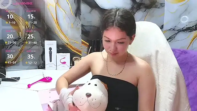 lilimini032 online show from December 16, 2025, 7:40 pm