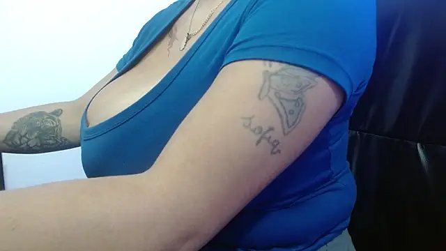 violletha online show from April 10, 2026, 12:12 pm