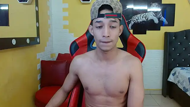 jose sexycumm online show from September 12, 2025, 6:40 pm