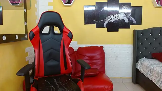 jose sexycumm online show from November 30, 2025, 7:25 pm