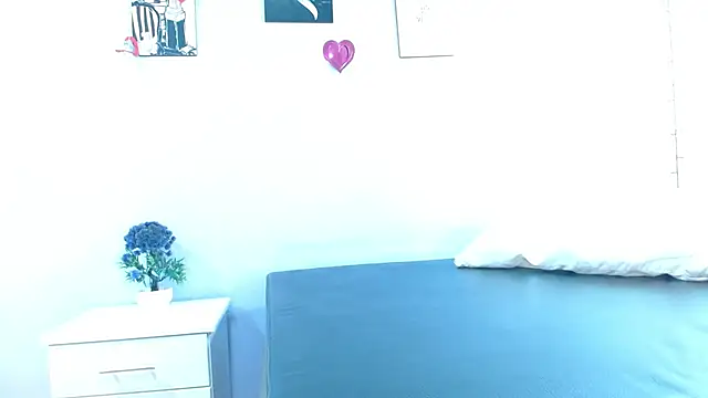 Snapshot of Kimandyuk chatting on February 12, 2025, 6:51 pm Kimandyuk online show from February 12, 2025, 6:51 pm