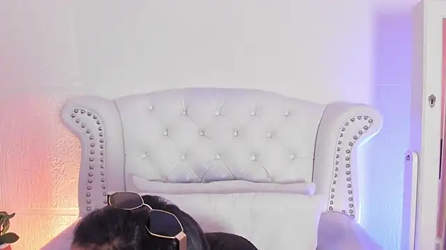 GabyPetit online show from April 8, 2026, 7:48 pm