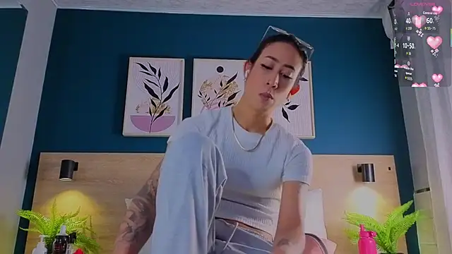 GabyPetit online show from September 23, 2025, 7:54 pm