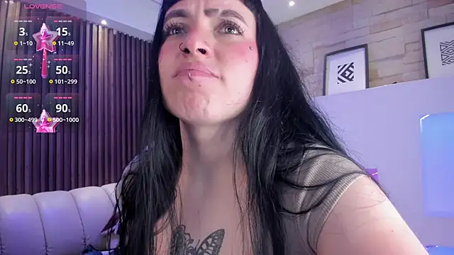 Lucy Smith2 online show from November 6, 2025, 3:32 am