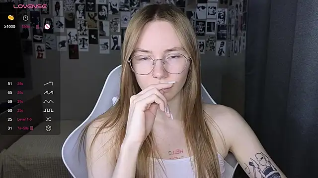 littlevildevil online show from February 28, 2026, 10:59 am