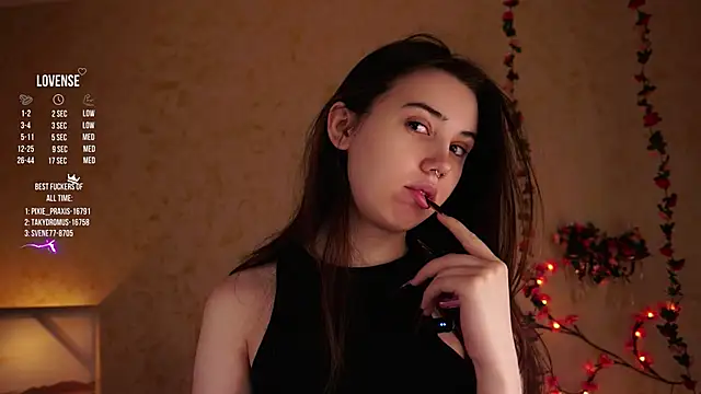 GillianDowdey online show from November 16, 2025, 3:11 am