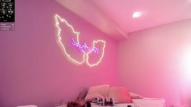 Ninna monroe  online show from November 27, 2025, 4:29 pm