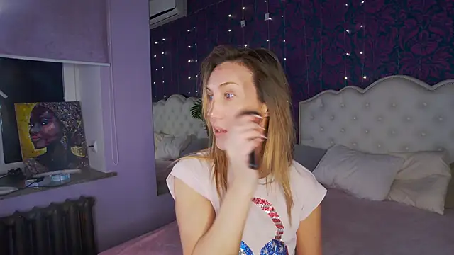 Snapshot of ElizaMayers chatting on March 22, 2026, 9:44 am ElizaMayers online show from March 22, 2026, 9:44 am