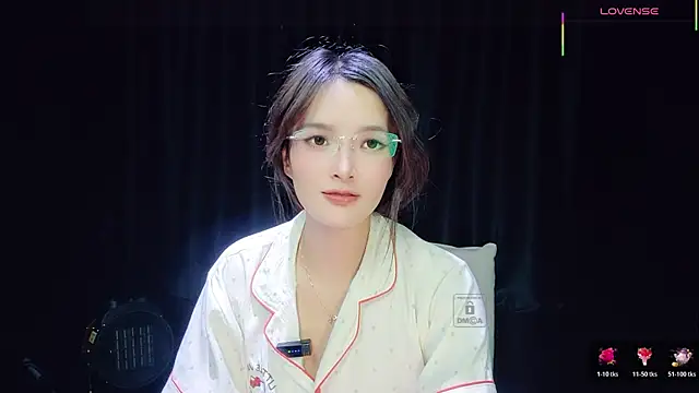 Snapshot of Youth3_ chatting on October 26, 2025, 5:13 pm Youth3  online show from October 26, 2025, 5:13 pm