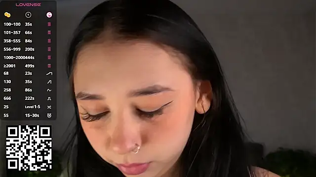 AislyEmbury online show from November 12, 2025, 5:11 am